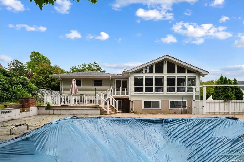 48 Smith Street Glen Head NY 11545