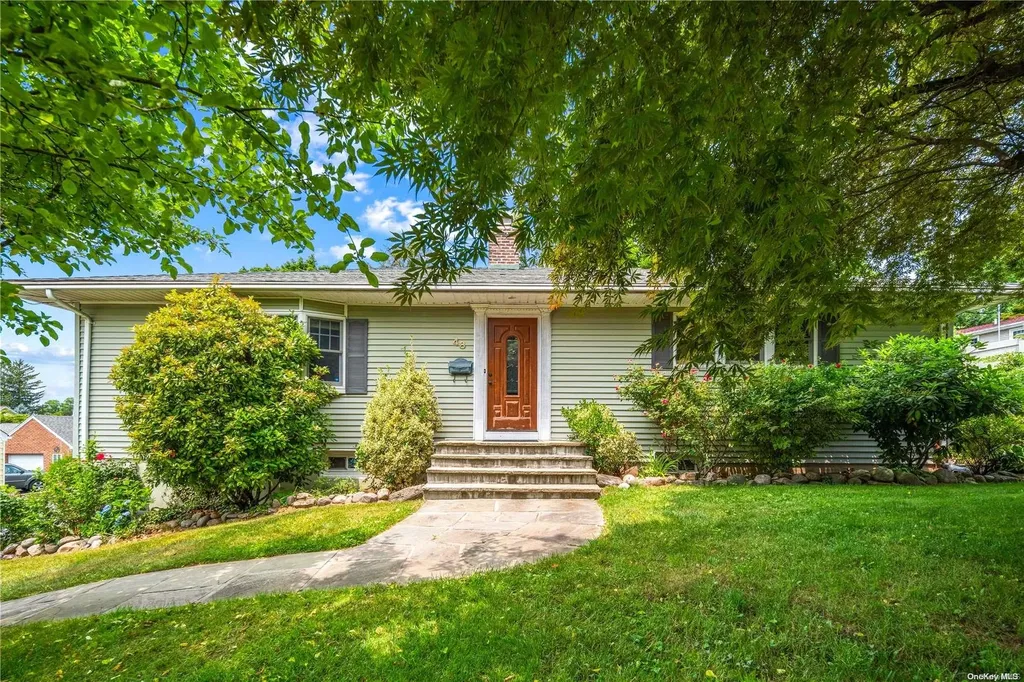 48 Smith Street Glen Head NY 11545
