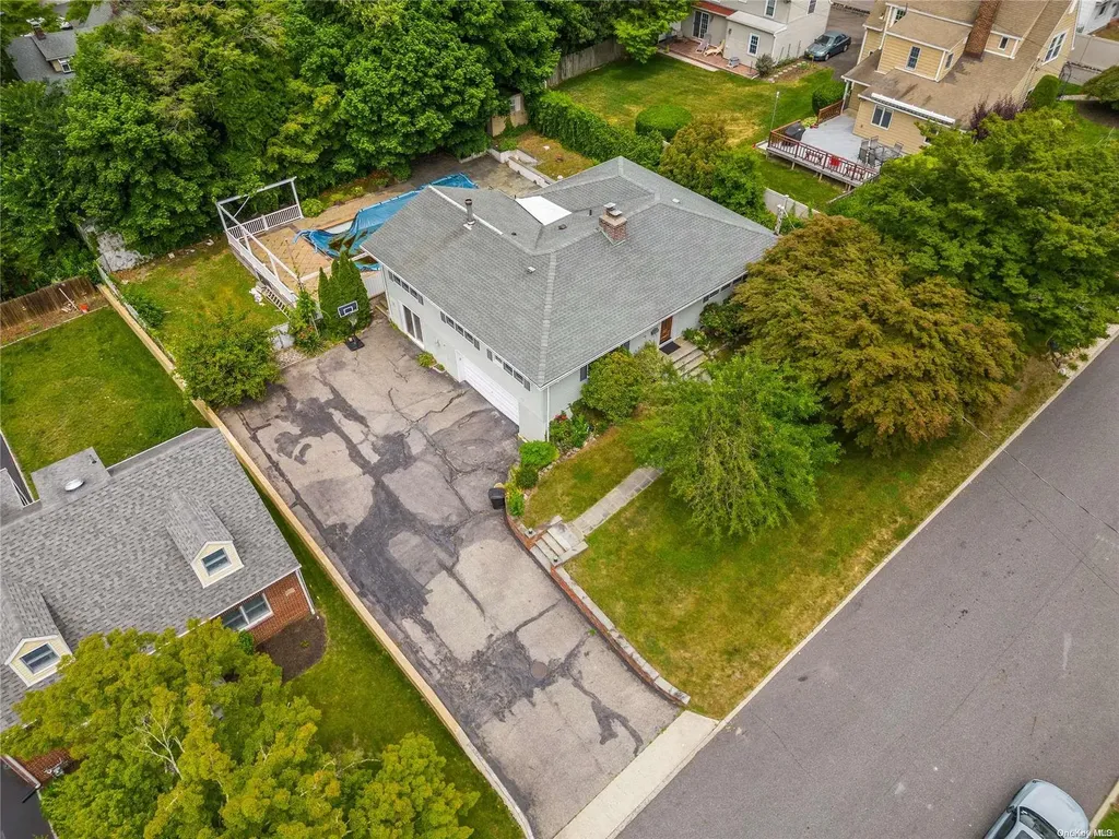 48 Smith Street Glen Head NY 11545