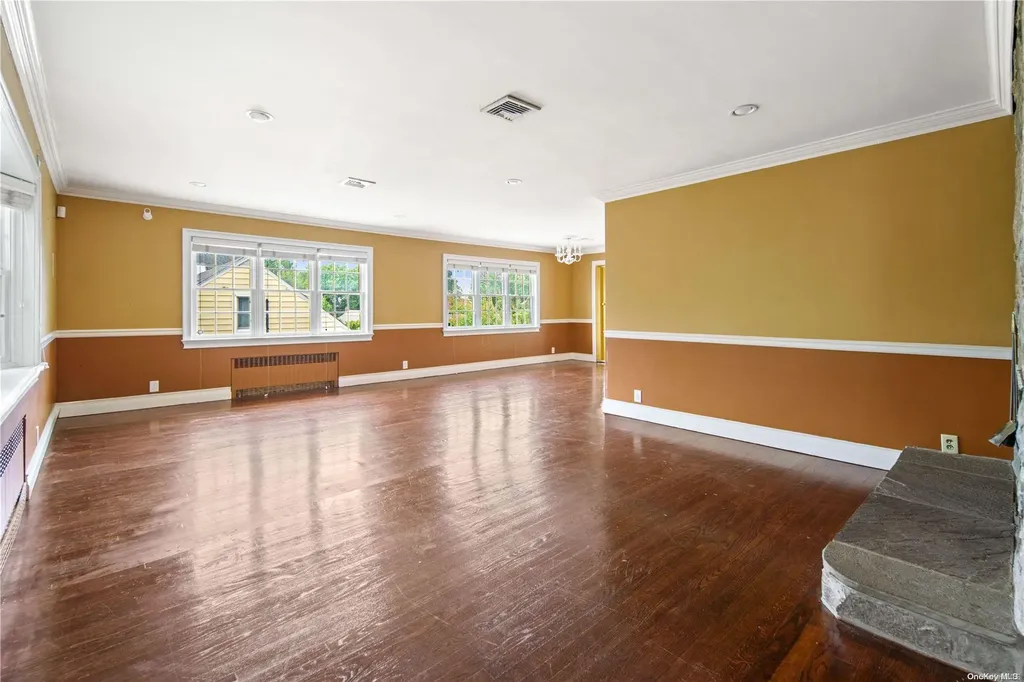 48 Smith Street Glen Head NY 11545