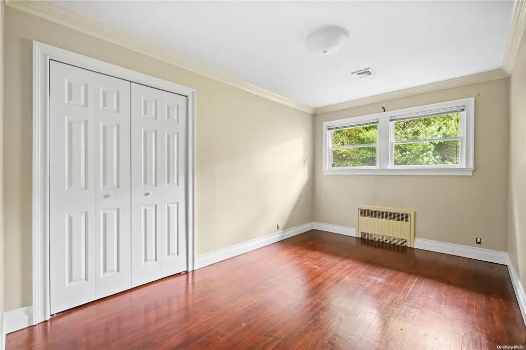 48 Smith Street Glen Head NY 11545