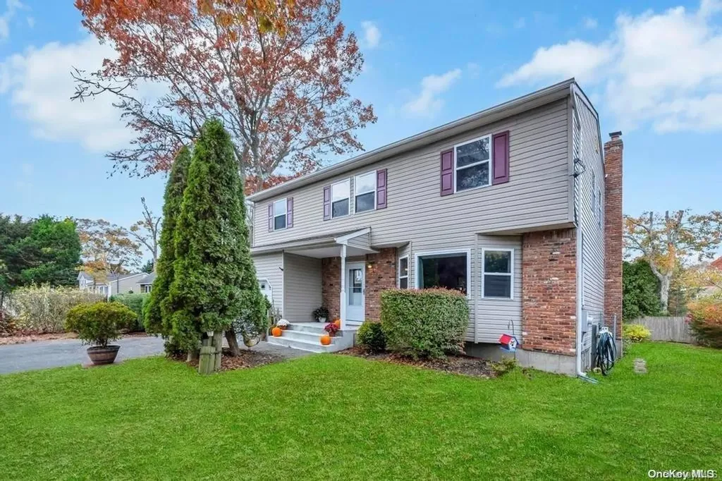42 Burney Boulevard Mastic NY 11950