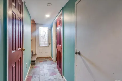 128 Gracie Drive North Babylon NY 11703