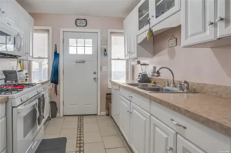 128 Gracie Drive North Babylon NY 11703