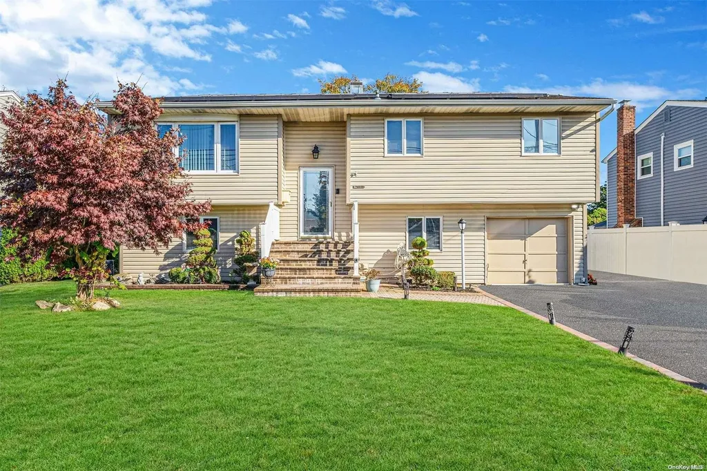 513 Carlls Path Deer Park NY 11729