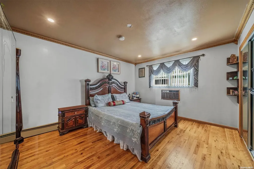 513 Carlls Path Deer Park NY 11729