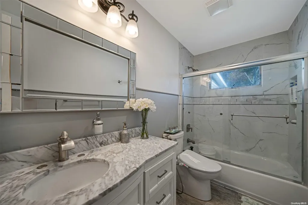 513 Carlls Path Deer Park NY 11729