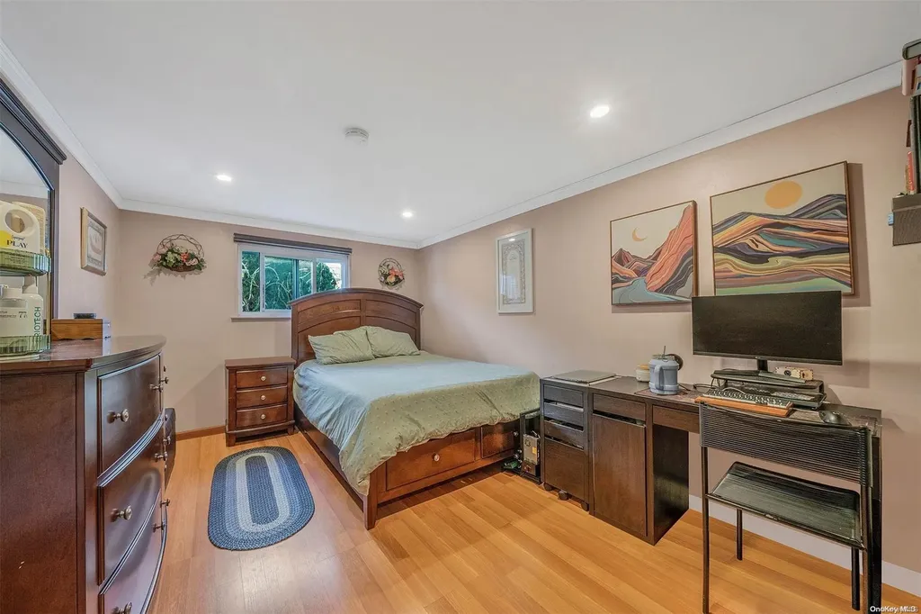 513 Carlls Path Deer Park NY 11729