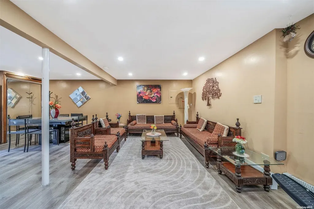 513 Carlls Path Deer Park NY 11729