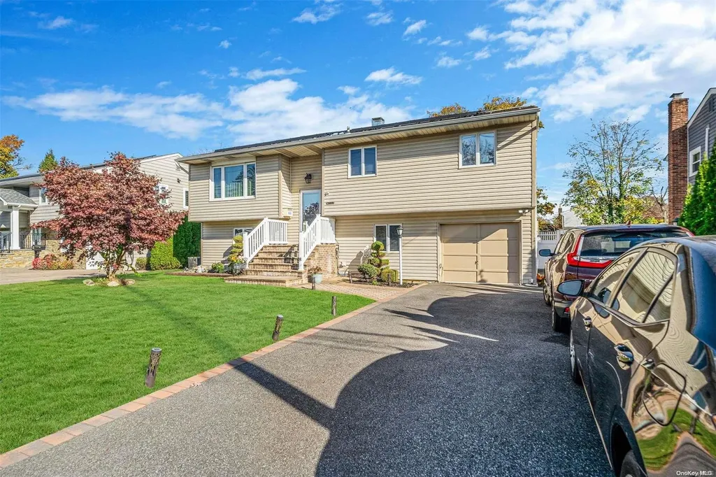 513 Carlls Path Deer Park NY 11729