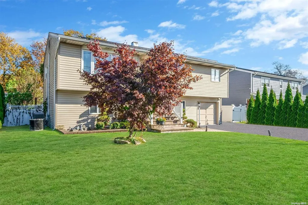 513 Carlls Path Deer Park NY 11729