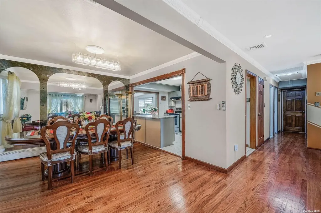 513 Carlls Path Deer Park NY 11729