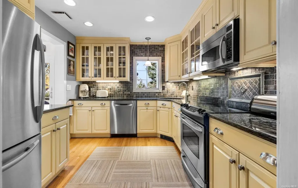 4 Chestnut Avenue Glen Head NY 11545