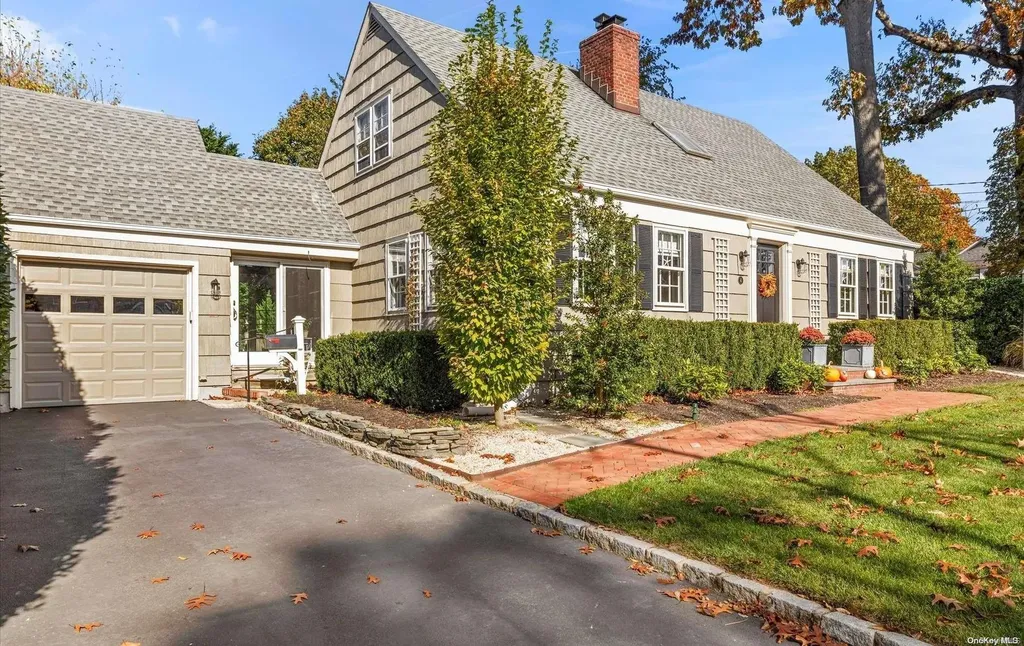 4 Chestnut Avenue Glen Head NY 11545
