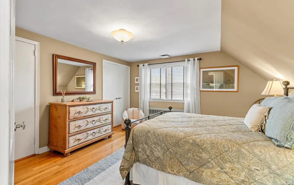 4 Chestnut Avenue Glen Head NY 11545