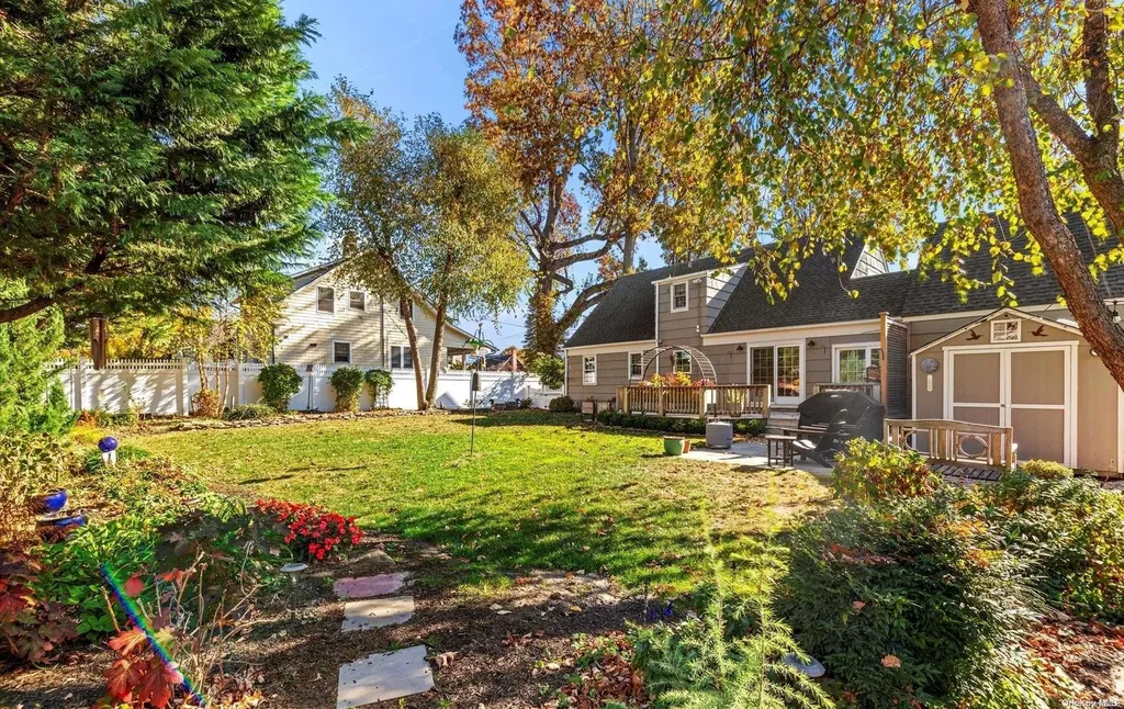 4 Chestnut Avenue Glen Head NY 11545