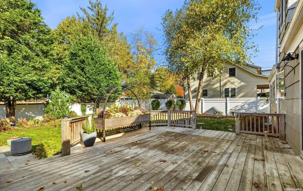 4 Chestnut Avenue Glen Head NY 11545