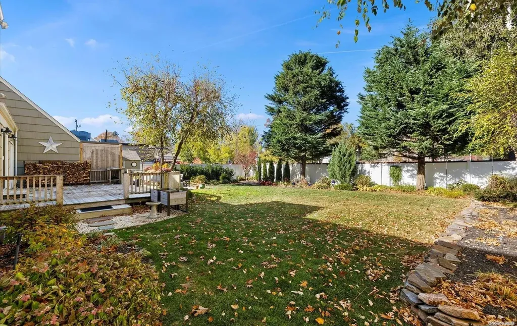 4 Chestnut Avenue Glen Head NY 11545