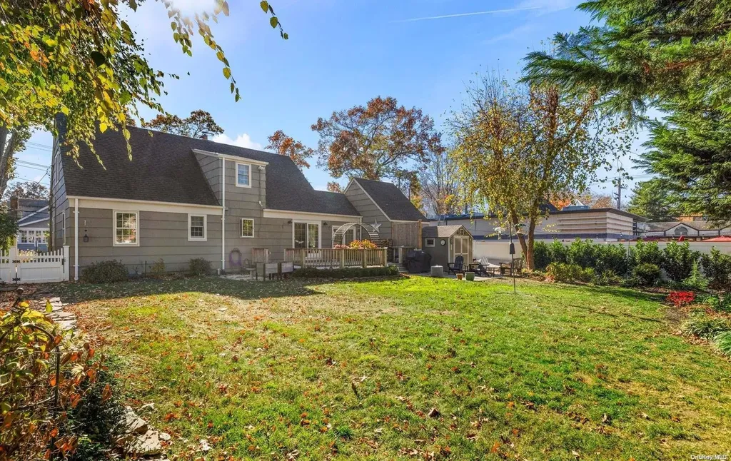 4 Chestnut Avenue Glen Head NY 11545