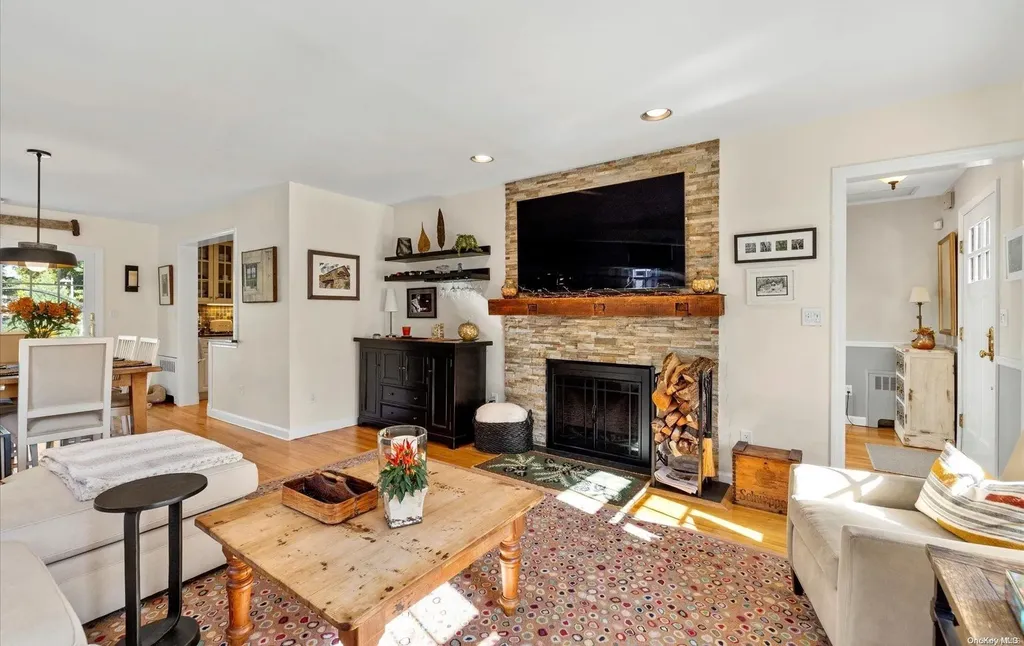 4 Chestnut Avenue Glen Head NY 11545