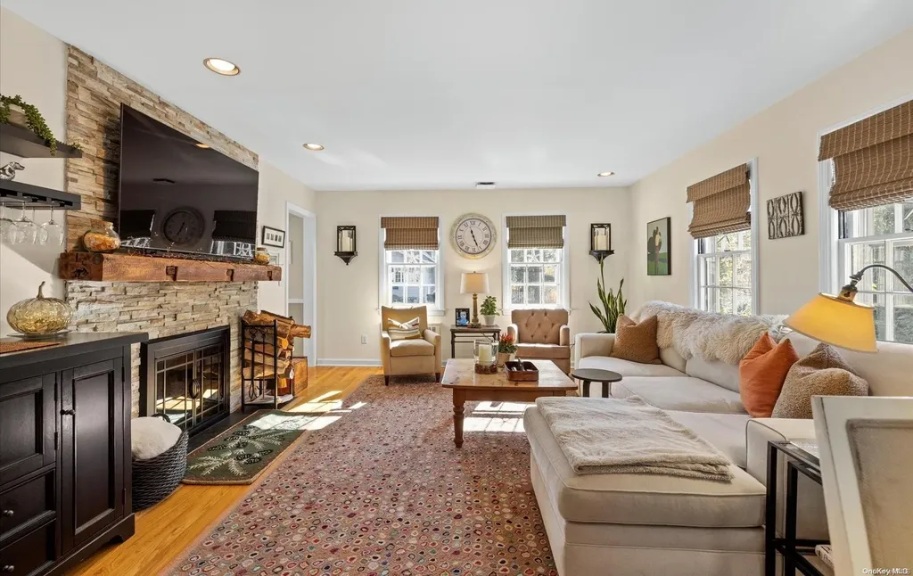 4 Chestnut Avenue Glen Head NY 11545