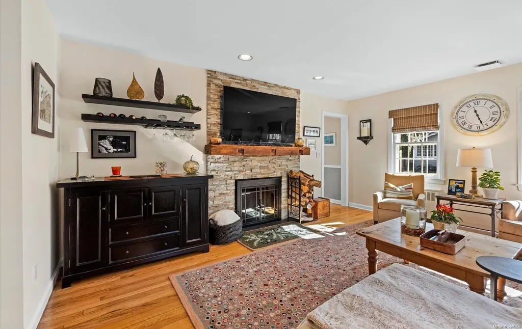 4 Chestnut Avenue Glen Head NY 11545