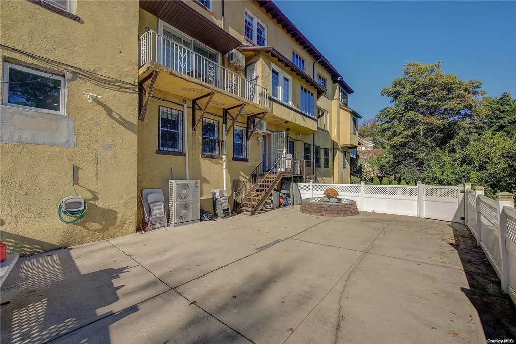 264 Highland Boulevard Brooklyn NY 11207