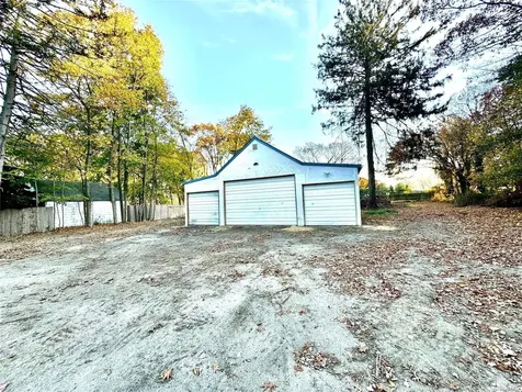 364 Old Farmingdale Road West Babylon NY 11704