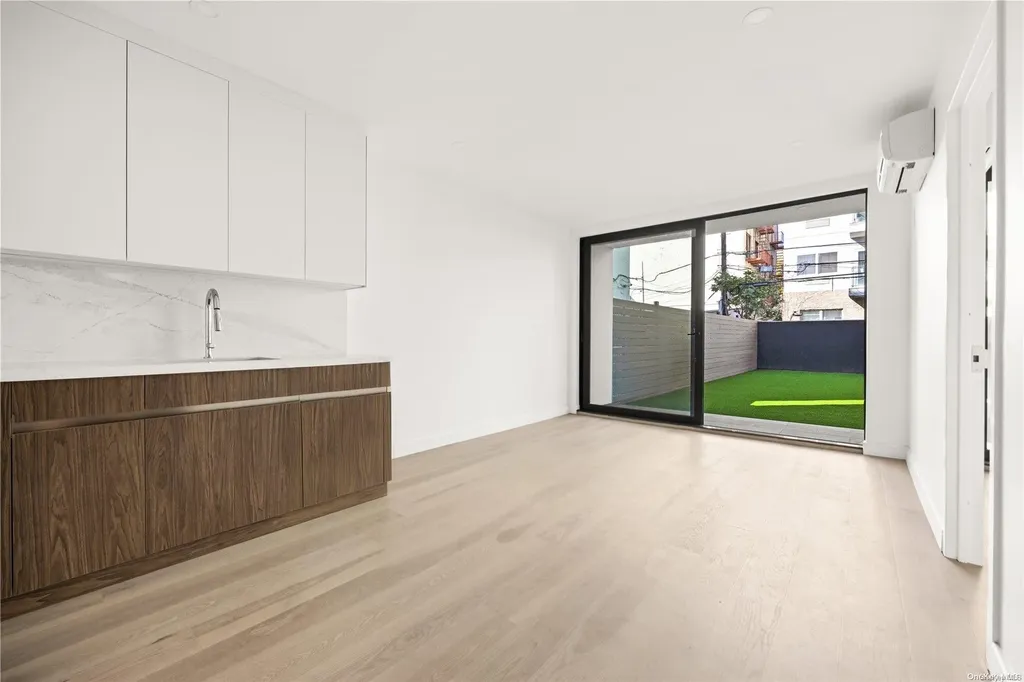 25-88 38th Street Astoria NY 11103