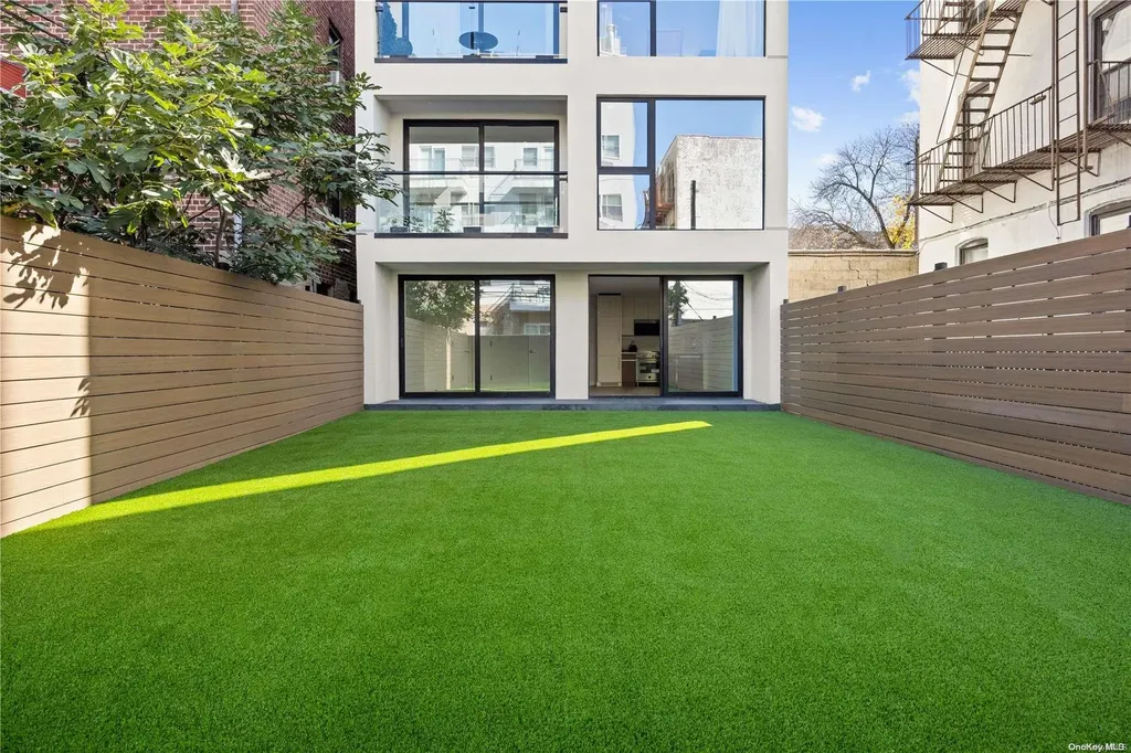 25-88 38th Street Astoria NY 11103