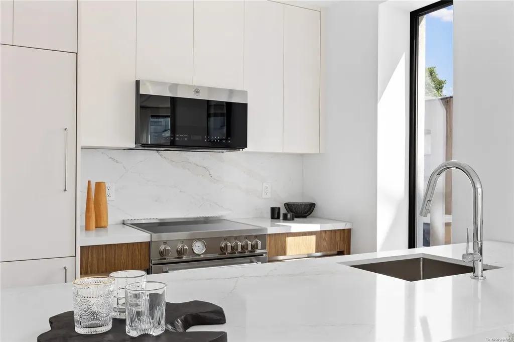 25-88 38th Street Astoria NY 11103
