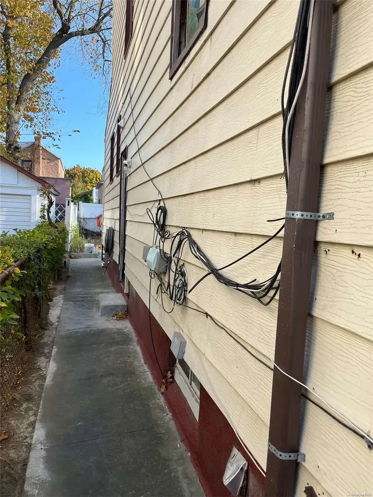139-55 230th Place Springfield Gardens NY 11413