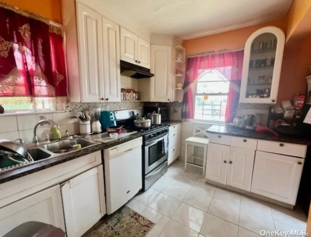 139-55 230th Place Springfield Gardens NY 11413