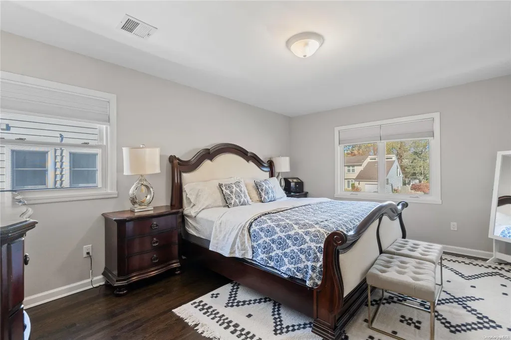 8 Cranford Road Plainview NY 11803