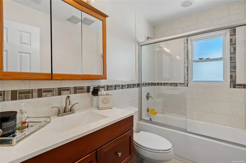 8 Cranford Road Plainview NY 11803