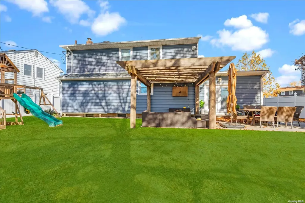 8 Cranford Road Plainview NY 11803