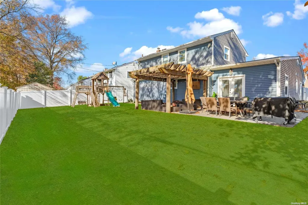 8 Cranford Road Plainview NY 11803