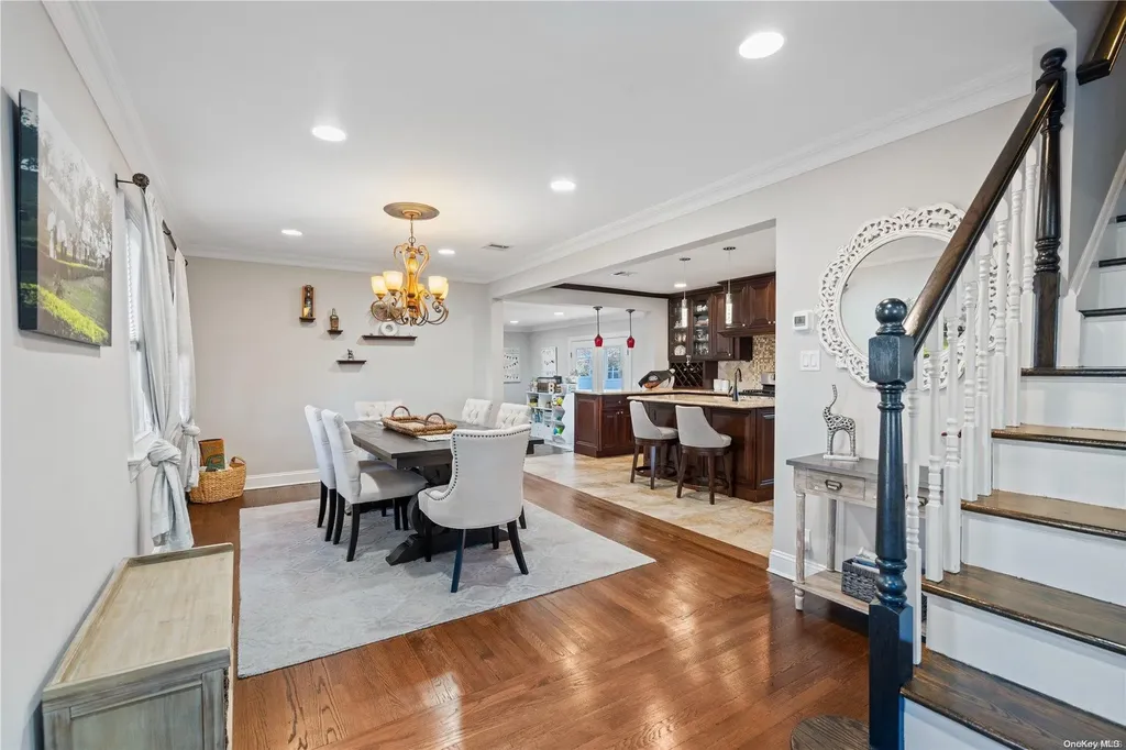 8 Cranford Road Plainview NY 11803