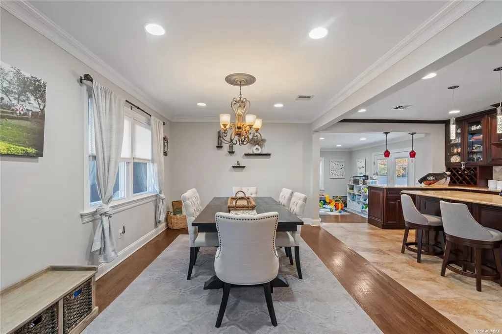 8 Cranford Road Plainview NY 11803