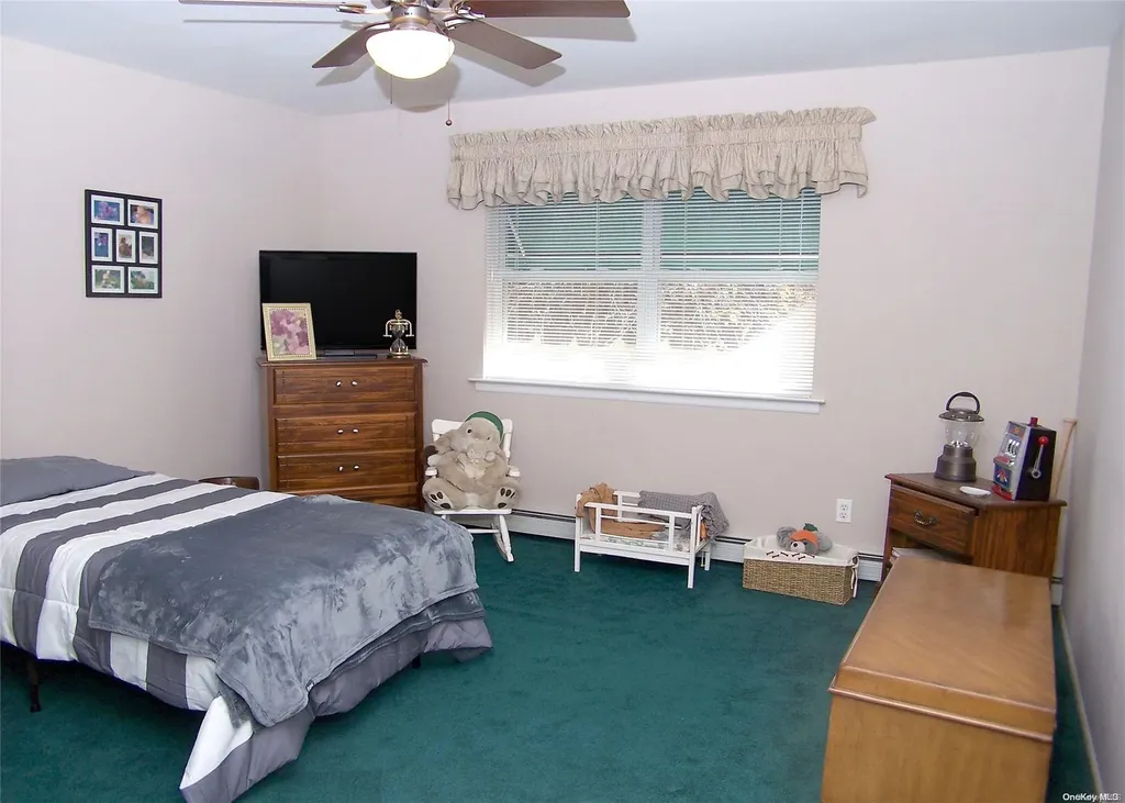 6 Paul Court Centereach NY 11720