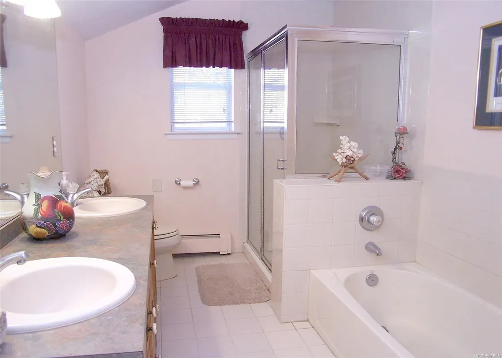 6 Paul Court Centereach NY 11720