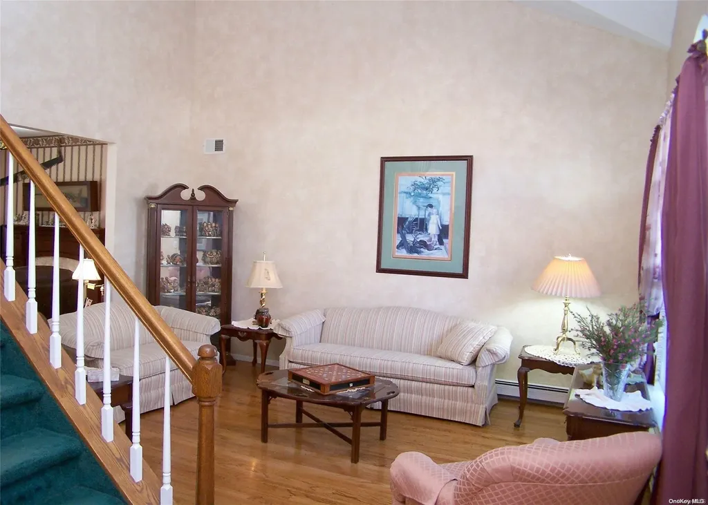 6 Paul Court Centereach NY 11720