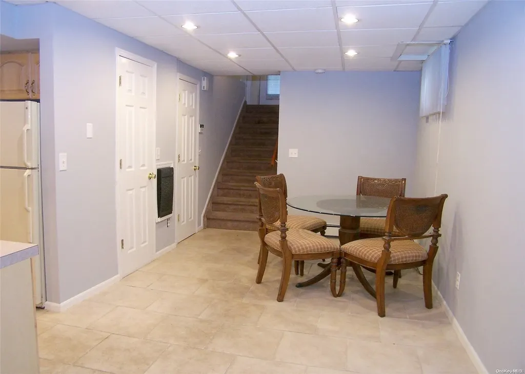 6 Paul Court Centereach NY 11720