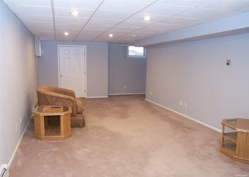 6 Paul Court Centereach NY 11720