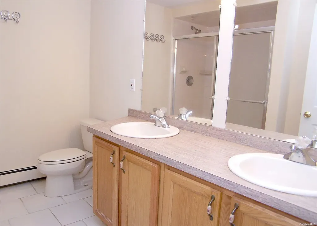 6 Paul Court Centereach NY 11720