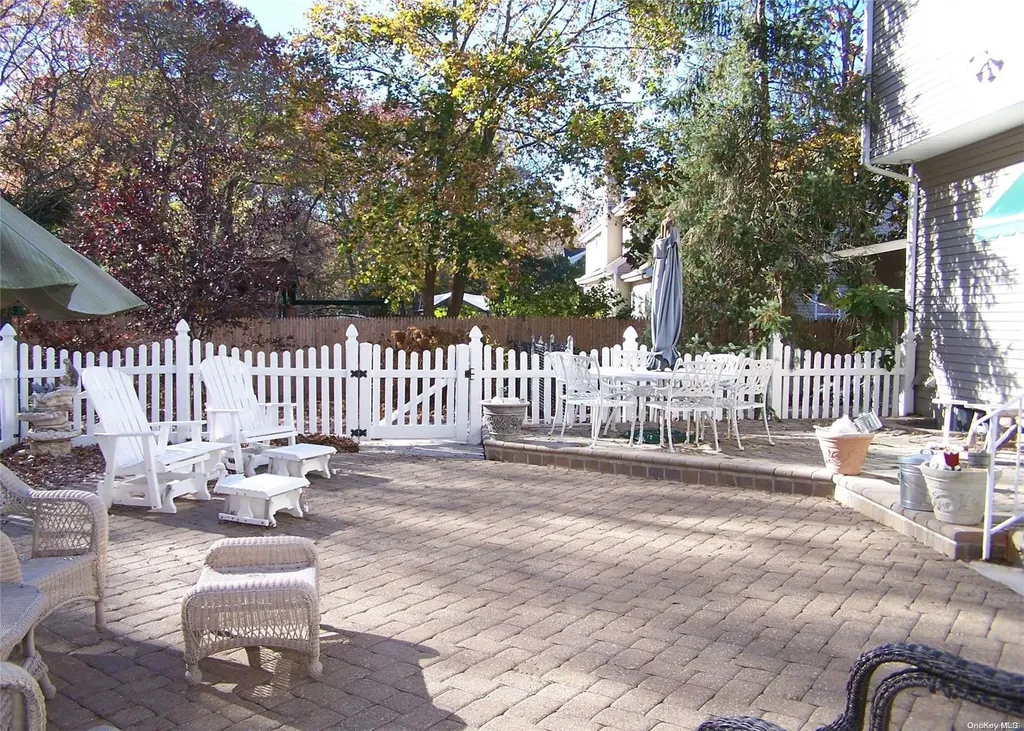6 Paul Court Centereach NY 11720