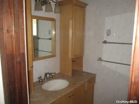 6 Ethel Court Wheatley Heights NY 11798