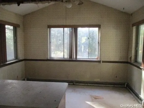 6 Ethel Court Wheatley Heights NY 11798