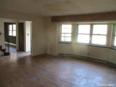 6 Ethel Court Wheatley Heights NY 11798