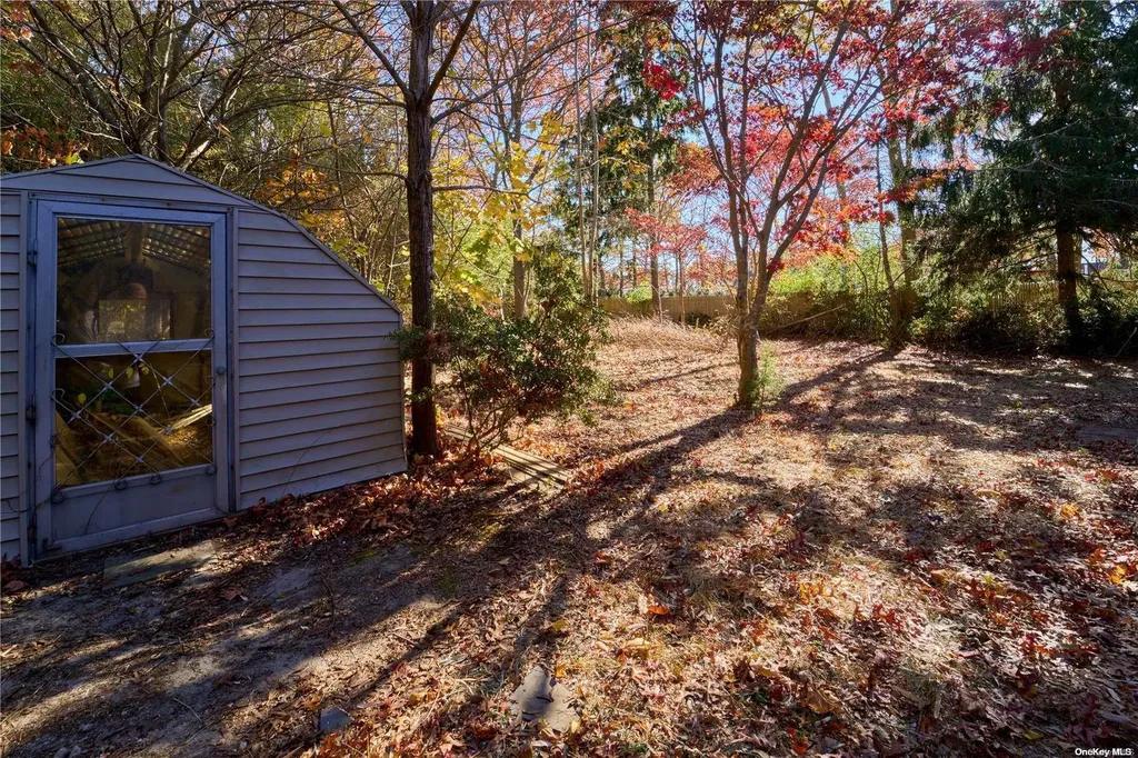 342 Carnation Drive Shirley NY 11967